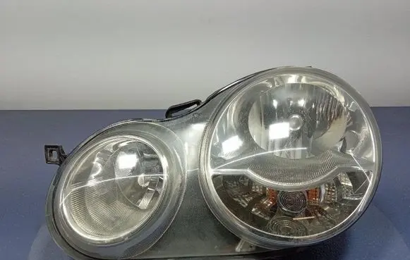 Volkswagen Polo IV 9N3 Headlight/headlamp