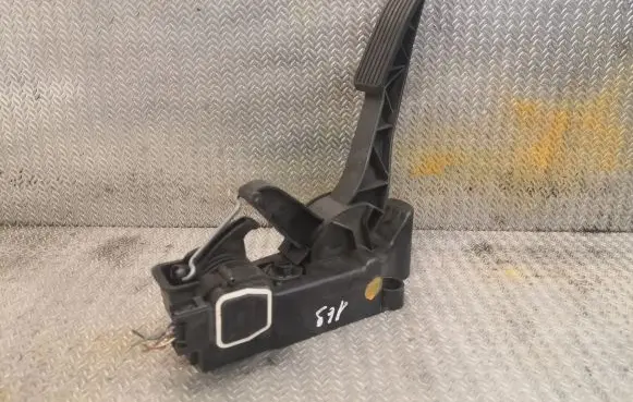Mercedes-Benz A W169 Accelerator throttle pedal 1693000204