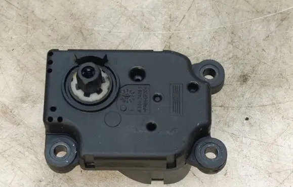 Citroen C5 Air flap motor/actuator P1975001U EAD516 1060710