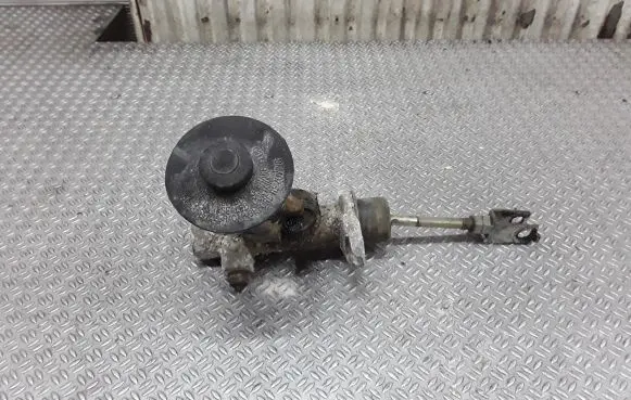 Toyota 4 Runner N120 N130 Clutch master cylinder