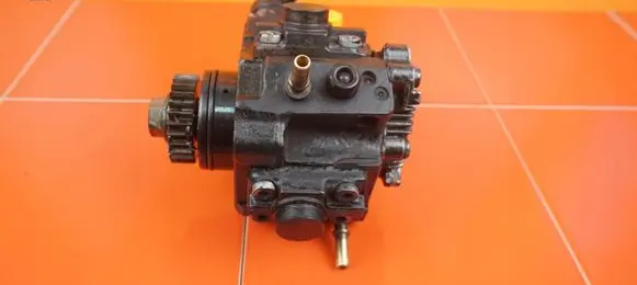Nissan Qashqai+2 Fuel injection high pressure pump 0445010223 16MB16