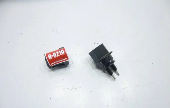 Volkswagen Touran II Windshield washer fluid level sensor 7M0919376