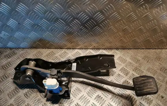 Land Rover Freelander 2 - LR2 Brake pedal 7G9N2D094EA