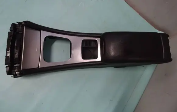 Mercedes-Benz C W203 Center console 