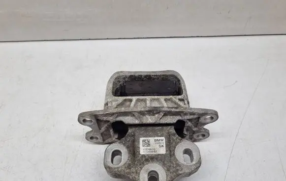 BMW 2 F46 Engine mount bracket 6853449