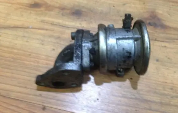 Audi A4 S4 B5 8D EGR valve 078131102 2556001