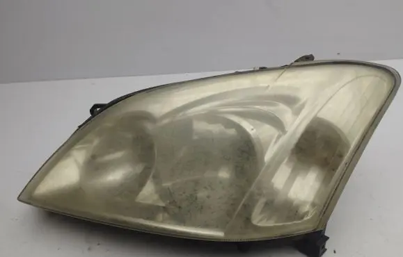 Toyota Corolla E120 E130 Headlight/headlamp 89006310