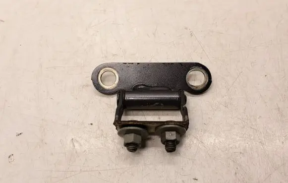Toyota Corolla Verso AR10 Tailgate/trunk/boot hinge 6881002020