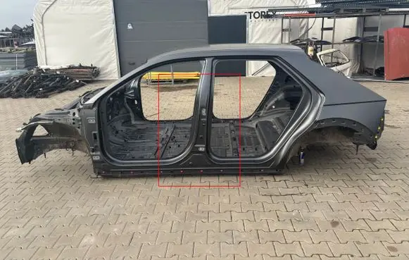 Hyundai Ioniq 5 Pillar (middle) 