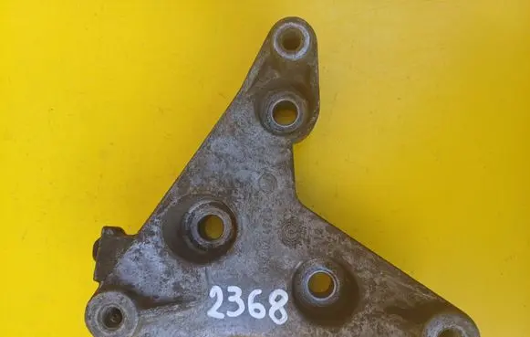 Opel Astra H Engine mounting bracket 8972624630
