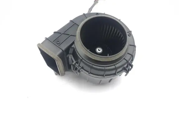 Toyota RAV 4 (XA50) Hybrid/electric vehicle battery fan G923033050