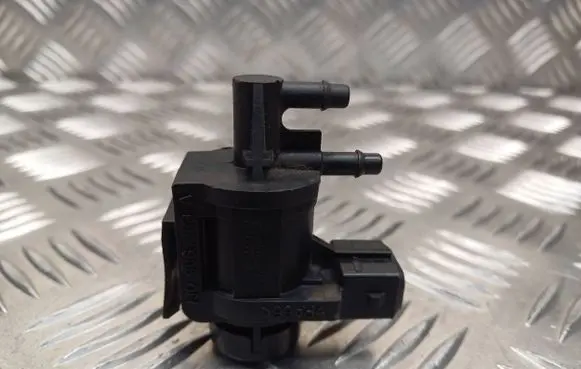 Audi A3 S3 8L Turbo solenoid valve 1J0906283A
