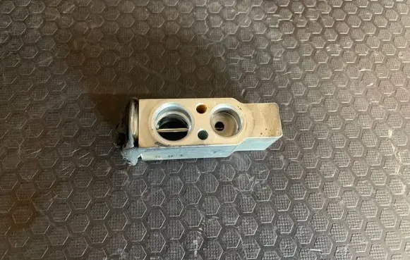 Lexus RX 330 - 350 - 400H Air conditioning (A/C) expansion valve 4475003230 DENS04J22