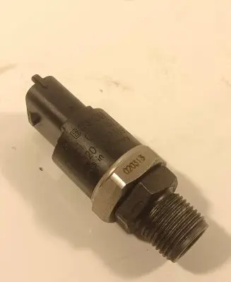 Volvo V50 Fuel pressure sensor 0281002527 28620002319