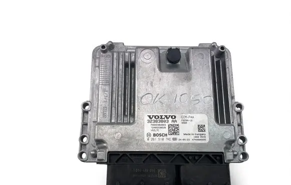 Volvo XC40 Engine control unit/module ECU 32383803AA 0261S107KE