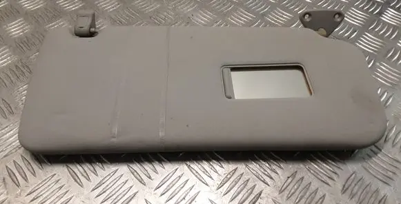 Mitsubishi Pajero Sun visor