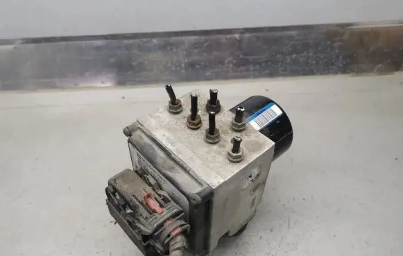 Volkswagen PASSAT B6 ABS Pump 3C0614109C