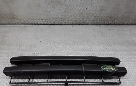 Land Rover Freelander Front bumper upper radiator grill AWR1496
