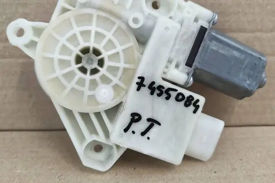 BMW X3 G01 Rear door window regulator motor 7455084
