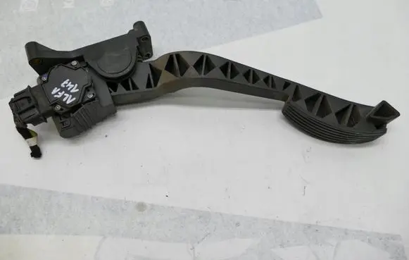 Alfa Romeo 147 Accelerator throttle pedal 55702022
