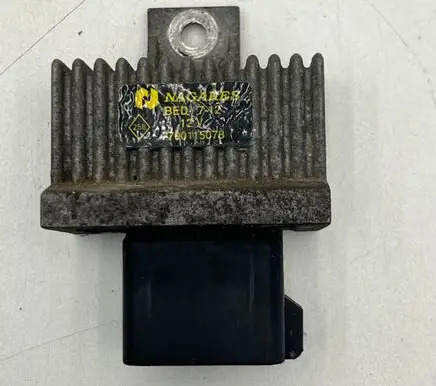Volvo S40, V40 Glow plug pre-heat relay 7700115078
