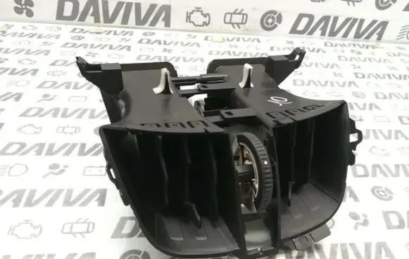 Peugeot 207 Dash center air vent grill