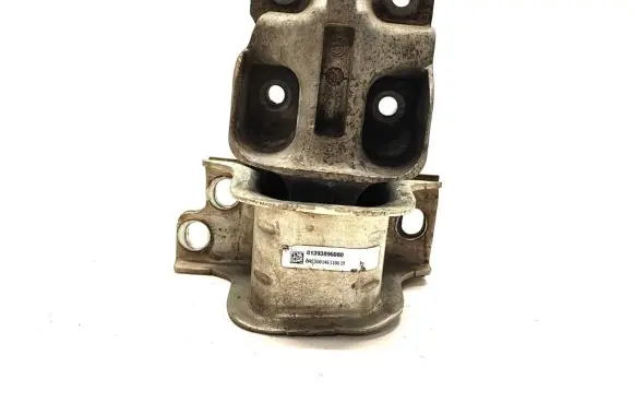 Engine mount bracket