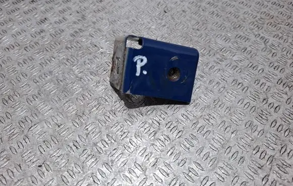 Renault Master III Fender mounting bracket