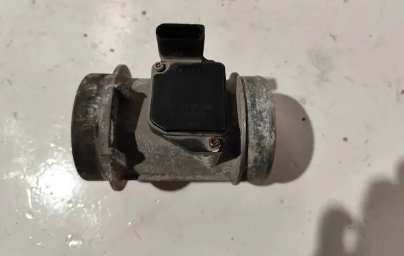 Audi A4 S4 B7 8E 8H Mass air flow meter AFH7025C