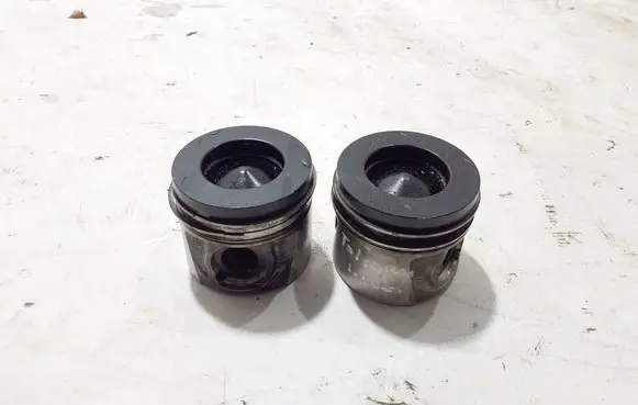 Renault Talisman Piston with connecting rod 120A10010R
