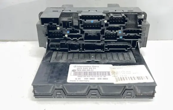 Mercedes-Benz C W203 Fuse module 2035452801 5DK00848551