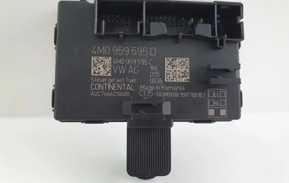Audi Q7 4M Door control unit/module 4M0959595D 4M0959595C