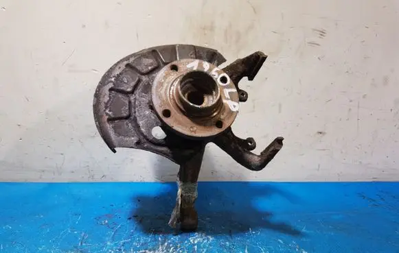 Volkswagen Golf III Front wheel hub spindle knuckle