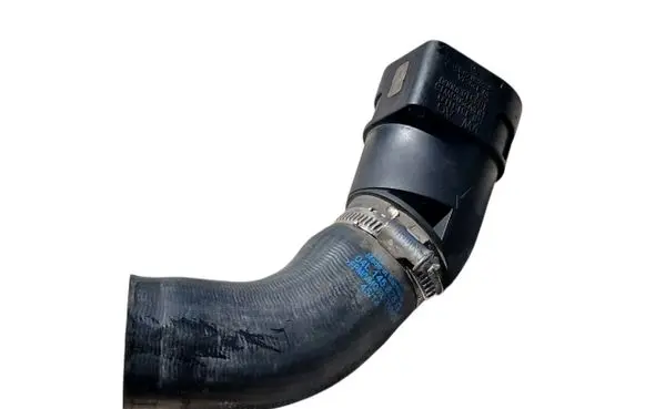 Volkswagen PASSAT B8 Intercooler hose/pipe 04L145828