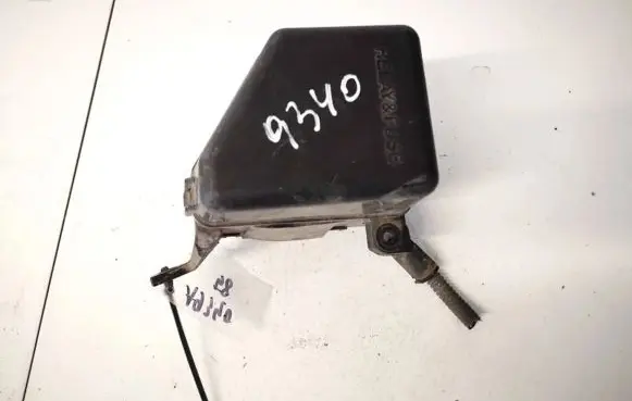 Toyota Avensis T220 Fuse box set