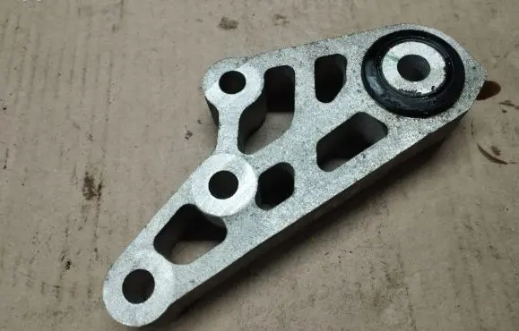 Jeep Renegade Engine mount bracket 00519996350