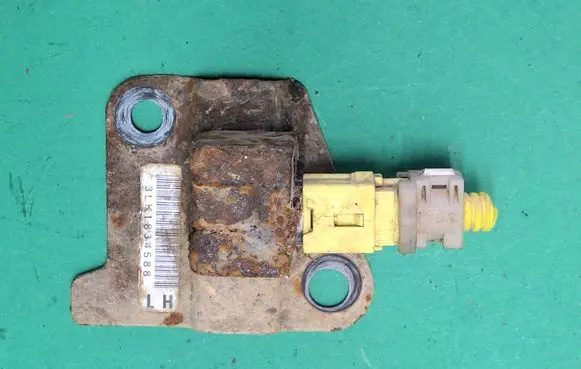Subaru Legacy Airbag deployment crash/impact sensor 3LK1834588