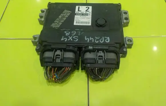 Suzuki SX4 Engine control unit/module 3392079J21 RP244
