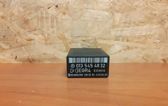 Mercedes-Benz C W202 Other relay 898690000 2738