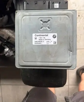 BMW 3 E90 E91 Engine control unit/module 7621178 5WK94901