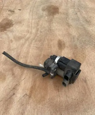 Audi A6 S6 C5 4B Turbo solenoid valve 059906629B 059906627C