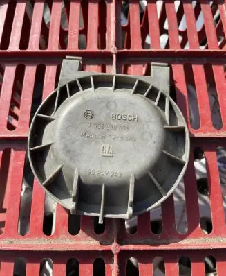 Opel Omega A Headlight/headlamp dust cover 90247243 1305239039