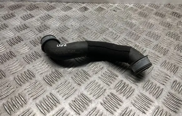 Mercedes-Benz C W204 Engine coolant pipe/hose A2125018282