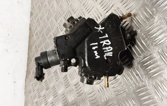 Nissan X-Trail T32 Fuel injection high pressure pump 0445010404