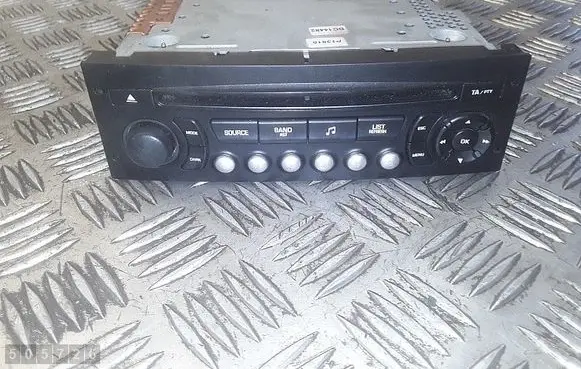 Radio/CD/DVD/GPS head unit