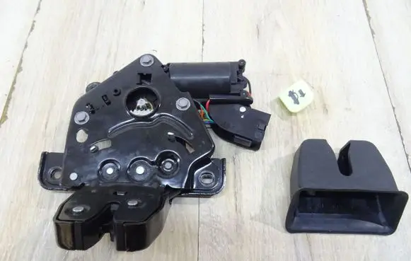 Tesla Model 3 Tailgate/trunk/boot lock/catch/latch 1500604CNB