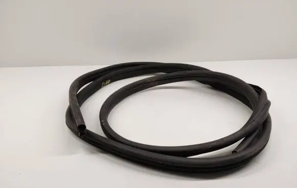 Nissan NV400 Front door rubber seal 
