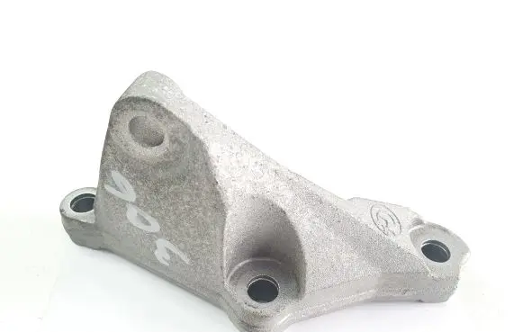 BMW 1 F20 F21 Engine mounting bracket 7810698