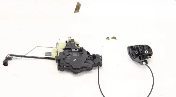 Volkswagen Caddy Rear door lock 2K0843654BC