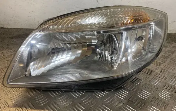 Skoda Fabia Mk2 (5J) Headlight/headlamp